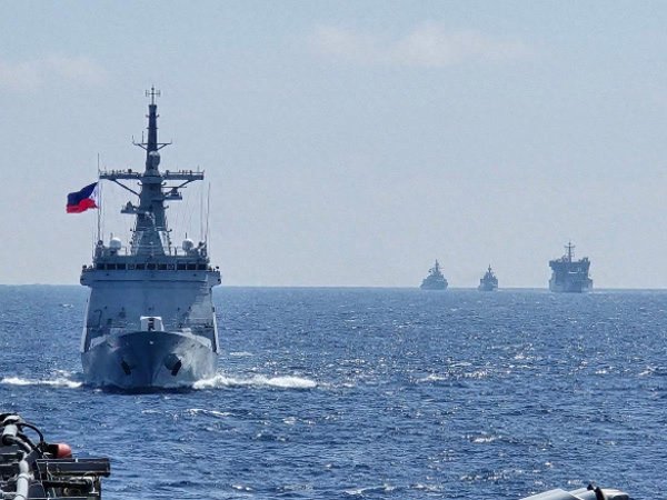 粤友钱配资 印度菲律宾合兵一处, 解放军火速发兵南海, 给了印菲两军当头一棒